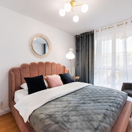 Metro Kondratowicza Velvet Apartment Варшава Екстериор снимка