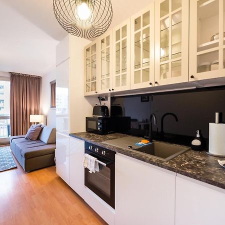 Metro Kondratowicza Velvet Apartment Варшава Екстериор снимка