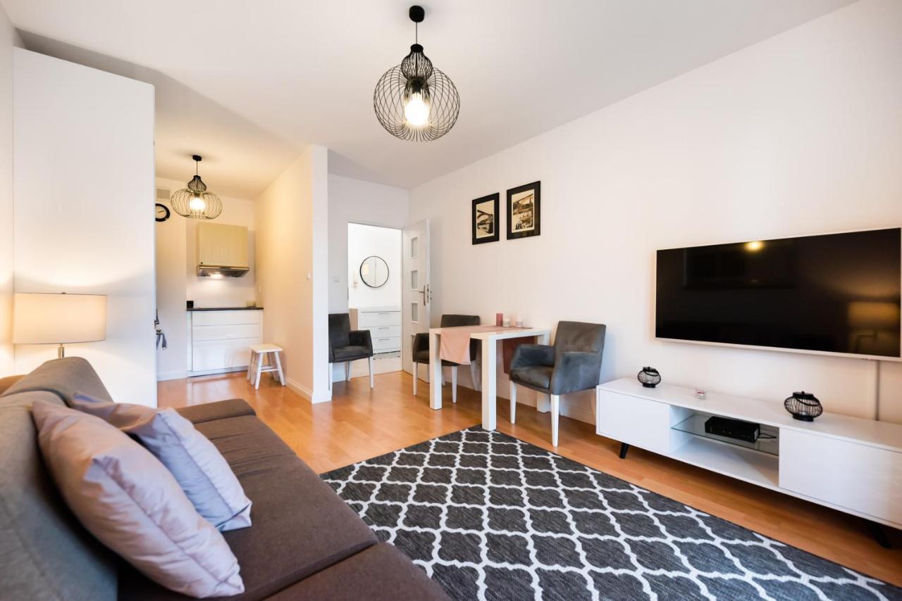 Metro Kondratowicza Velvet Apartment Варшава Екстериор снимка