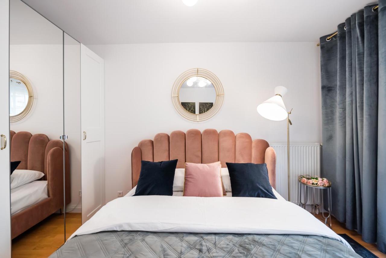 Metro Kondratowicza Velvet Apartment Варшава Екстериор снимка