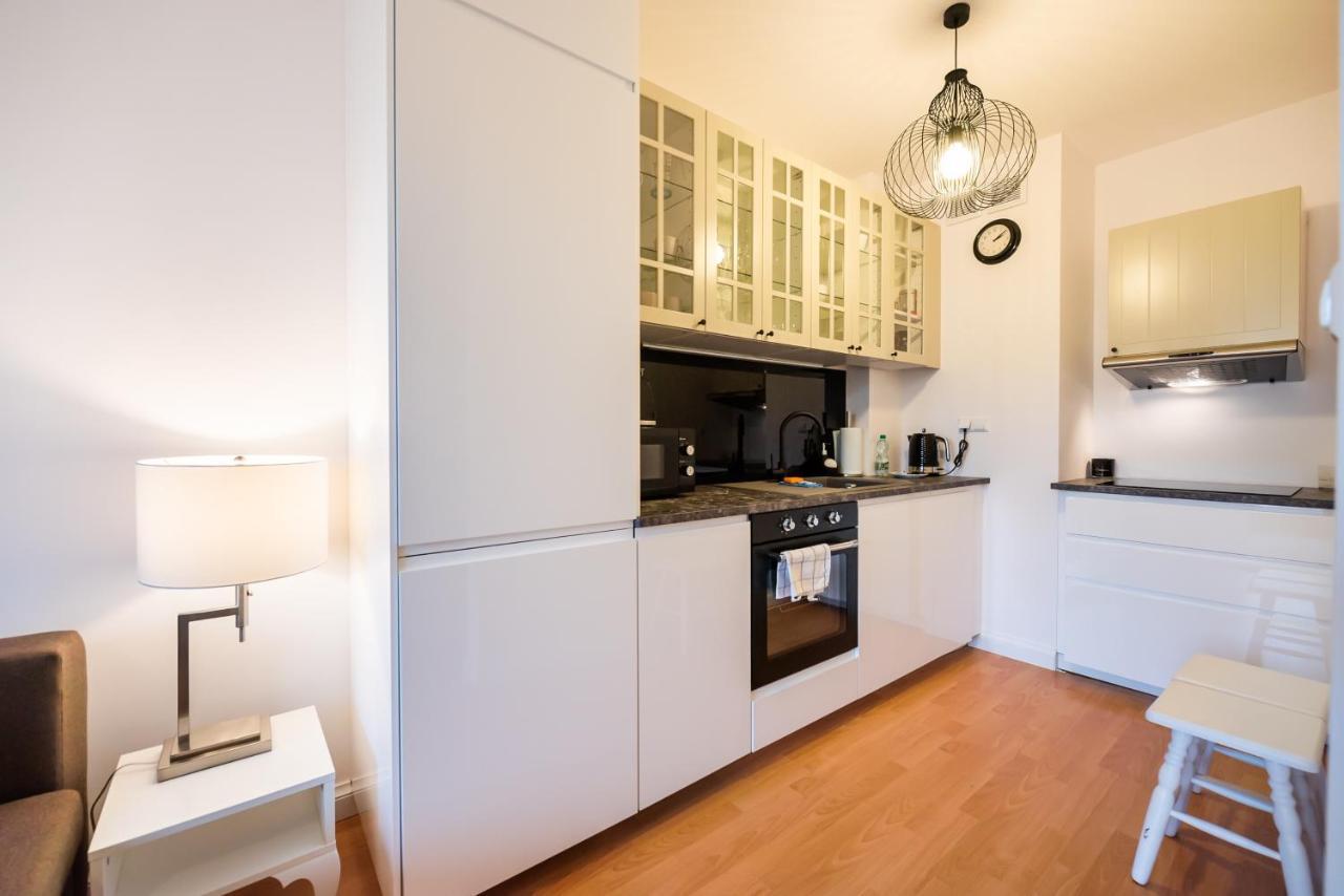 Metro Kondratowicza Velvet Apartment Варшава Екстериор снимка