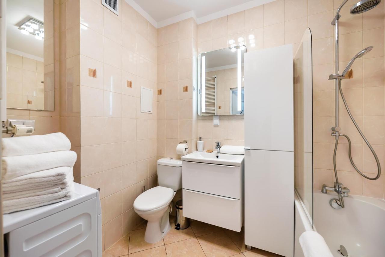 Metro Kondratowicza Velvet Apartment Варшава Екстериор снимка