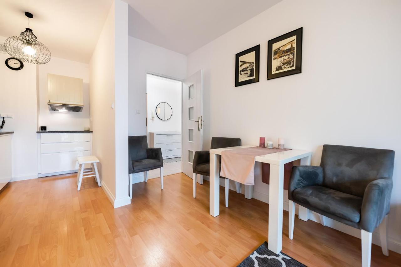 Metro Kondratowicza Velvet Apartment Варшава Екстериор снимка